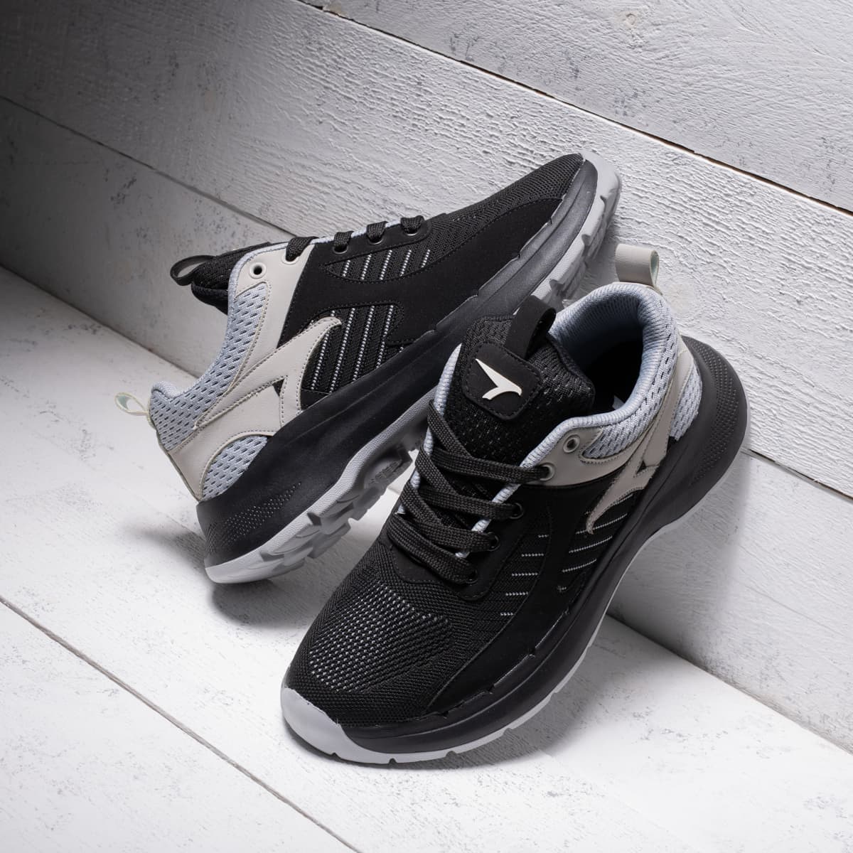 Sneaker RAVOX V2 (Full Box Set)