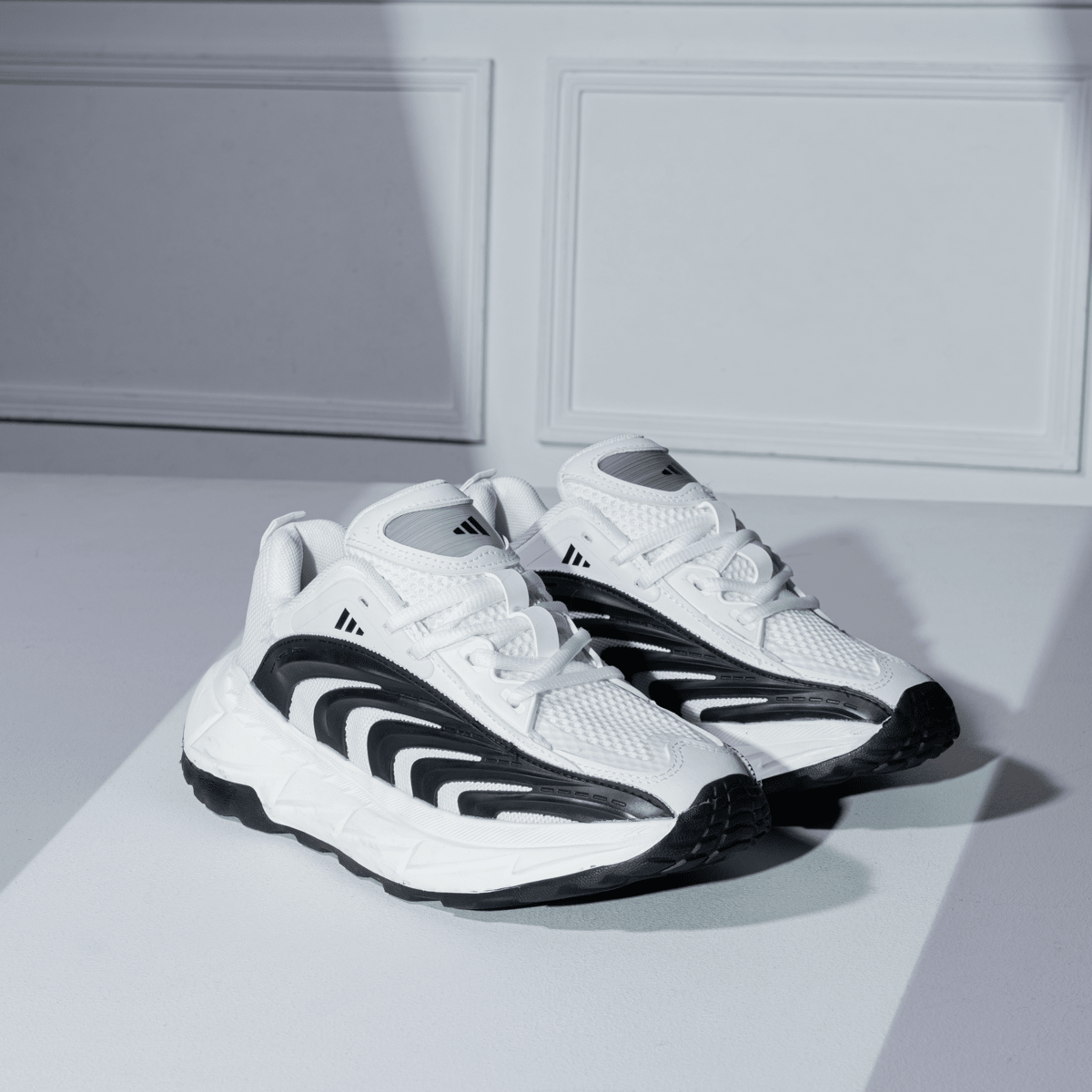 سنيكر اديداس زجزاج ميرور (شامل البوكس ومحتوياته) - ZORIX